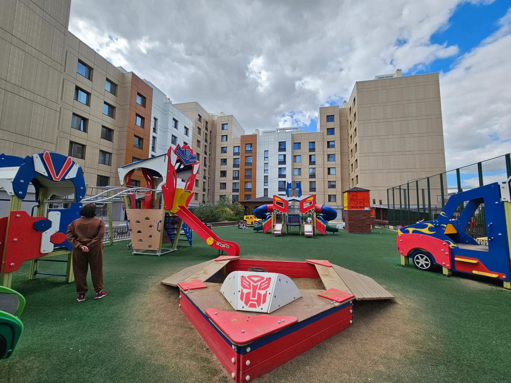 Ernaz Plus Apartments-Expo-Boulevard 130 Nur-Sultan  Exterior photo